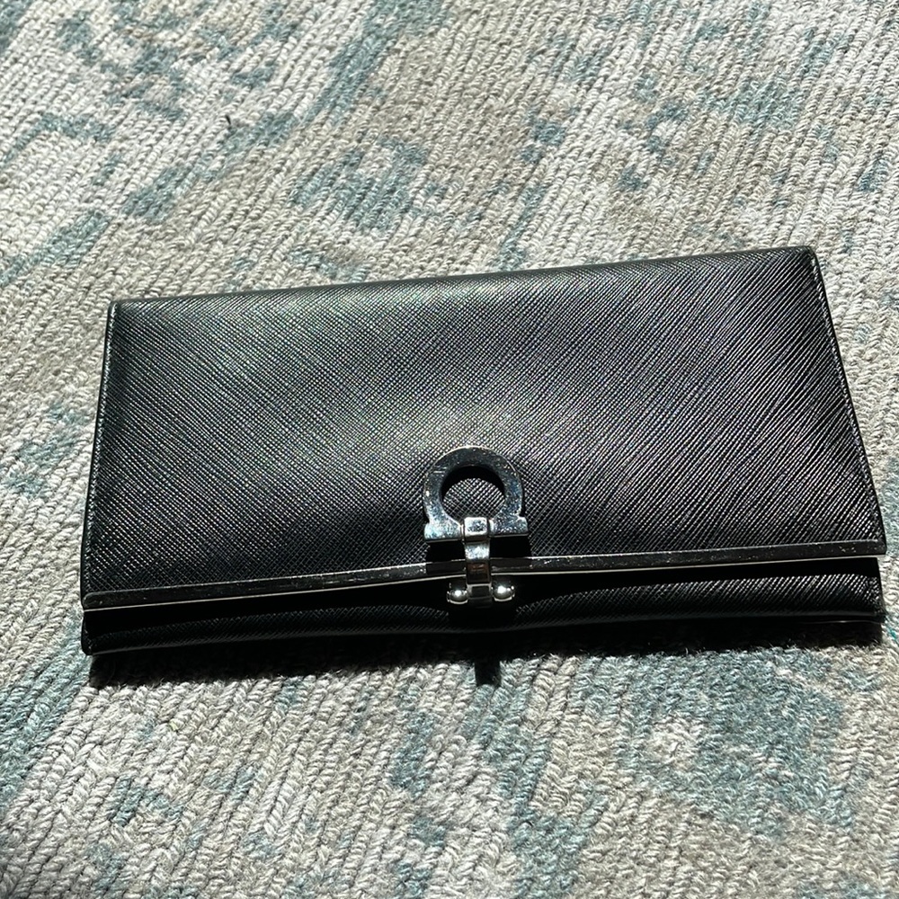 Ferragamo wallet beautiful condition